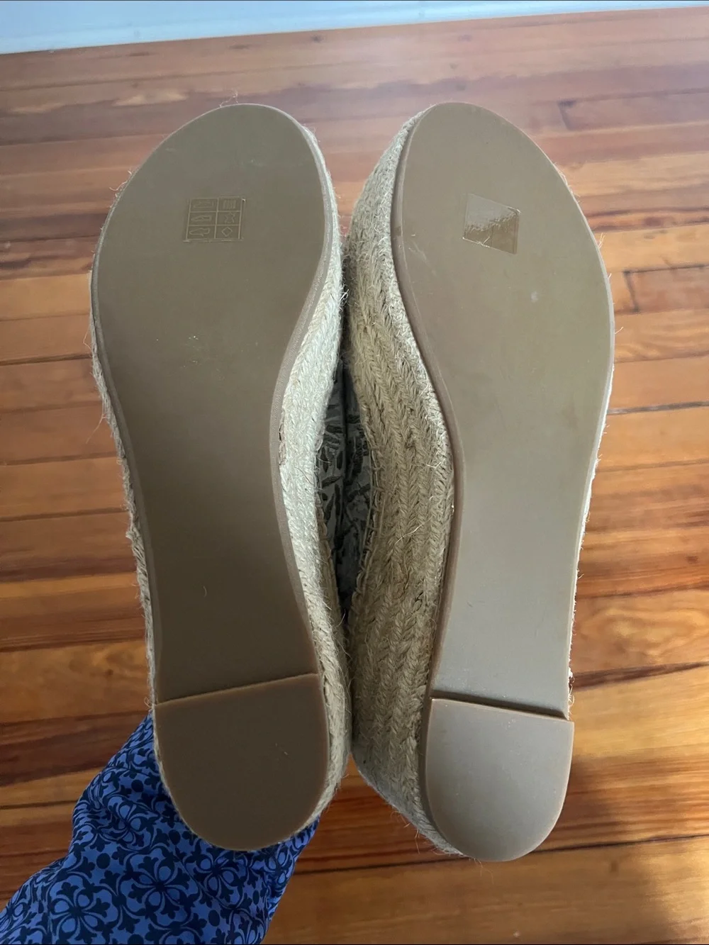 PLV Pour La Victoire Palm Leaf Espadrille Platform Wedge Sandals NWOB Size 8.5M
